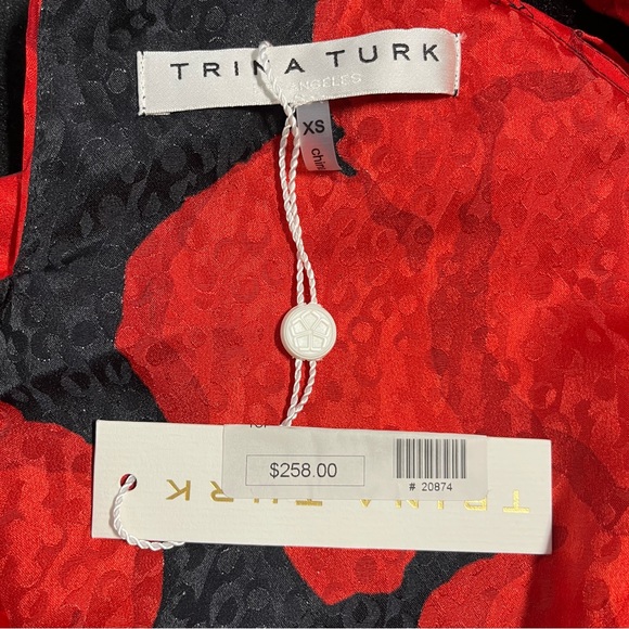 Trina Turk Red and Black Asymmetrical Sleeveless Blouse Size XS - Picture 5 of 8